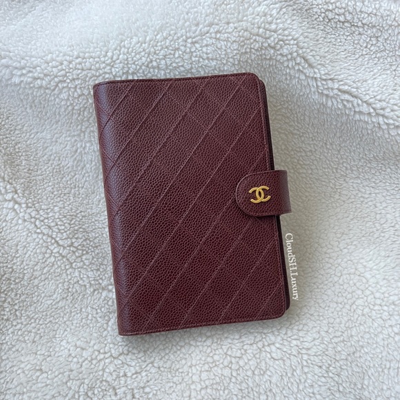 Auth Chanel Classic Quilted MEDIUM Burgandy Caviar Agenda w/ Gold Hardware - Picture 1 of 13